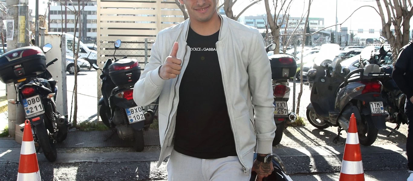 ΑΕΚ: «Χαμός» για τον Σ. Αραούχο στο Ελ. Βενιζέλος - Πέρασε τα ιατρικά και υπογράφει (φώτο - βίντεο)